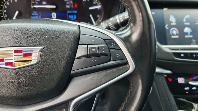Used 2017 Cadillac XT5 Luxury w/ Driver Awareness Package AWD/4WD image 19