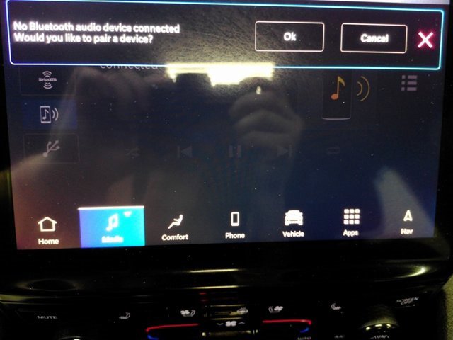 Used 2024 Jeep Grand Cherokee L Limited w/ Luxury Tech Group II image 35