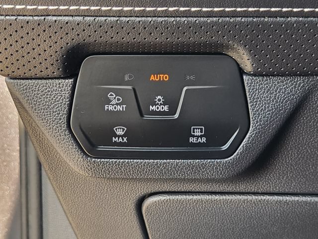 Used 2025 Volkswagen Atlas Cross Sport SEL Premium R-Line AWD/4WD image 21