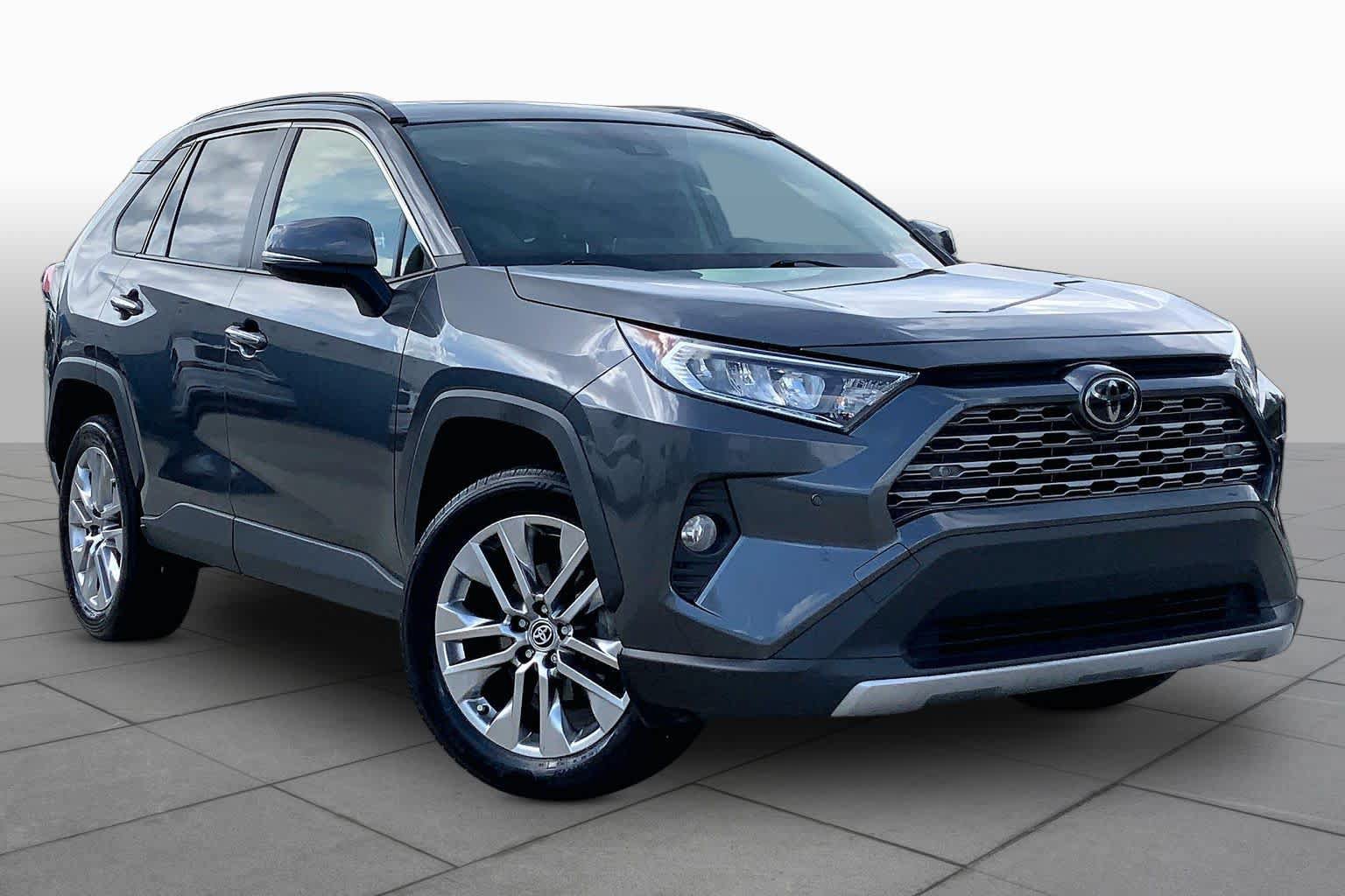 Used 2020 Toyota RAV4 Limited FWD image 3