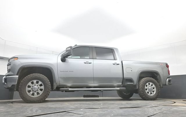Used 2024 Chevrolet Silverado 2500 LT AWD/4WD image 32