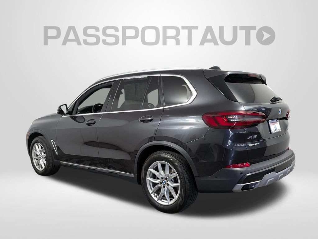 Used 2022 BMW X5 xDrive40i w/ Premium Package AWD/4WD image 3