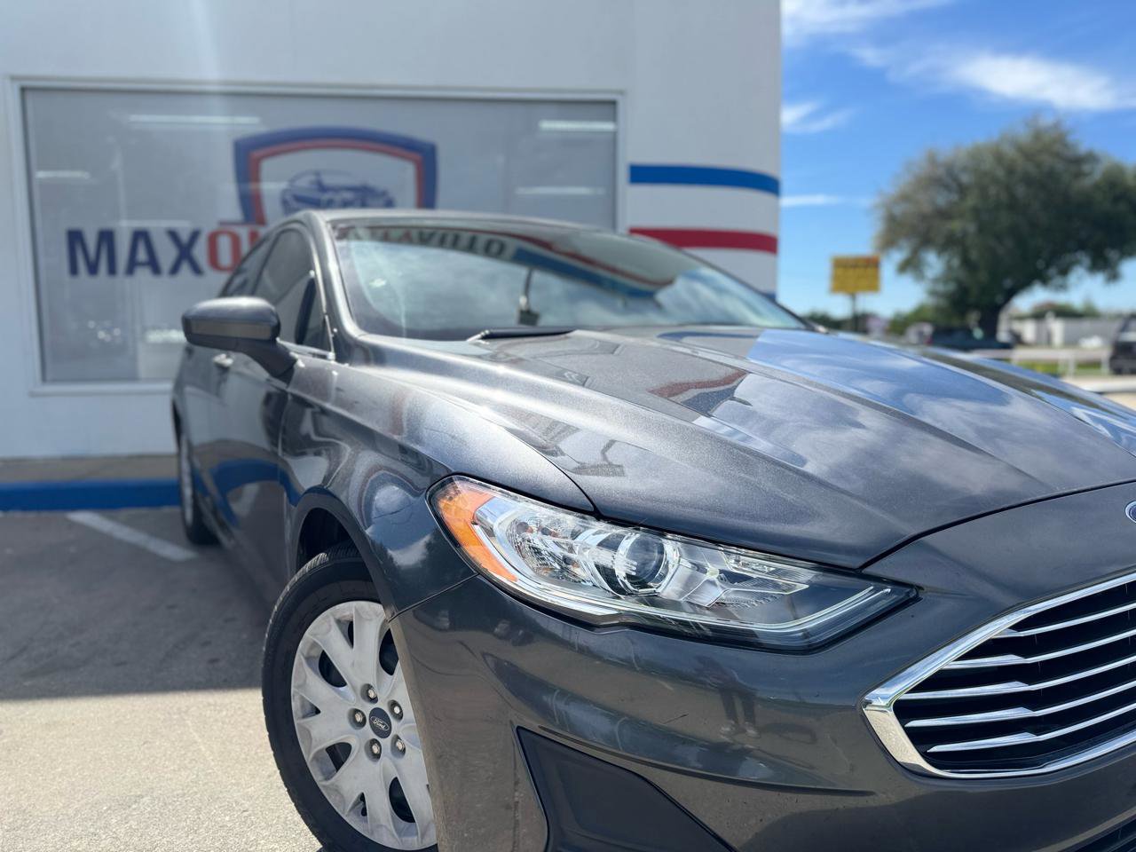 Used 2019 Ford Fusion S FWD image 16