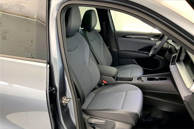 New 2026 Volkswagen Tiguan SE R-Line image 9