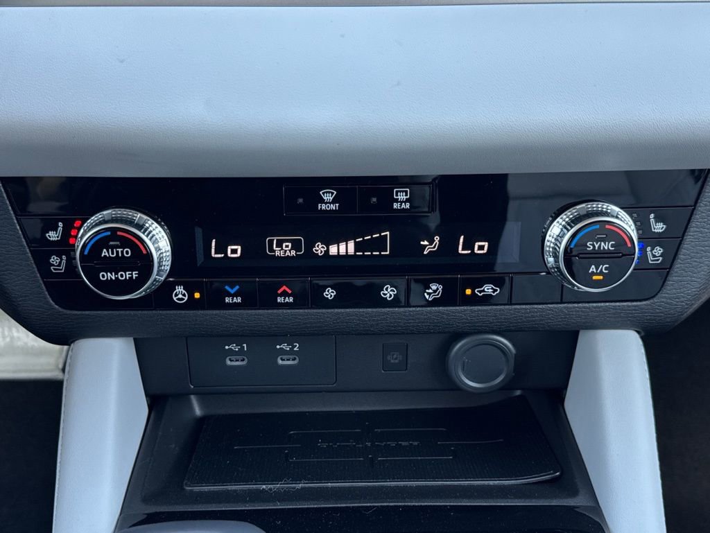 New 2026 Mitsubishi Outlander SEL FWD image 14