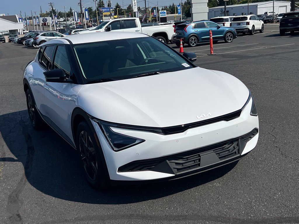 Certified 2025 Kia EV6 Light RWD image 7