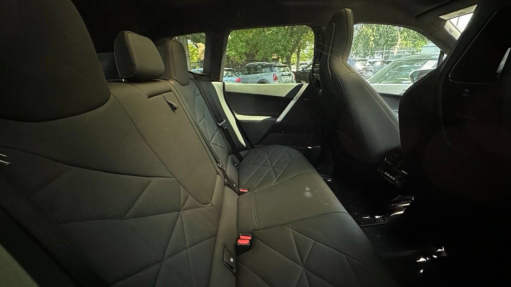 Used 2024 BMW iX xDrive50 w/ Premium Package AWD/4WD image 7