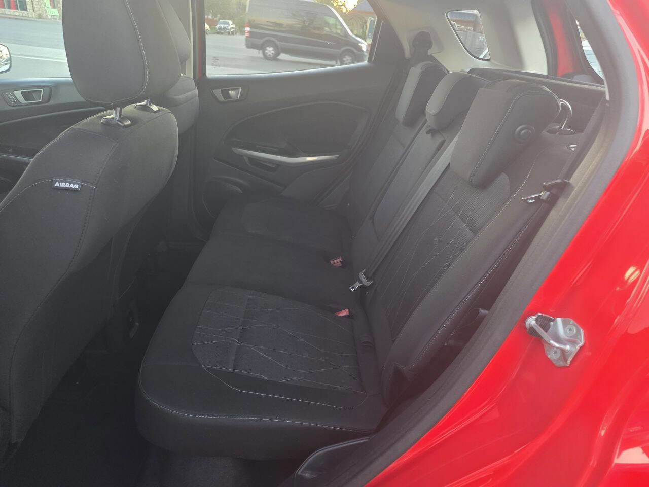 Used 2021 Ford EcoSport SE image 12