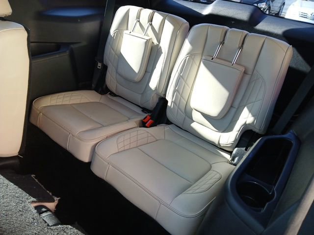 Used 2016 Ford Explorer Platinum image 15