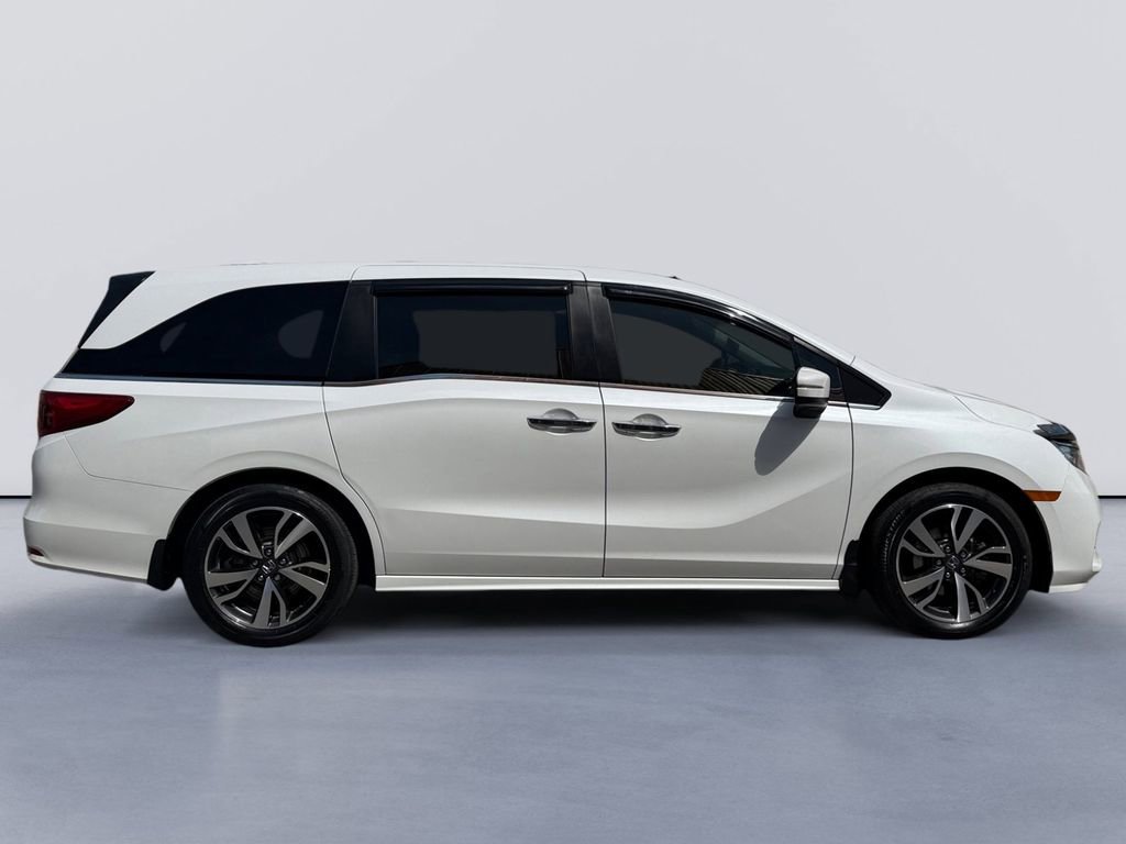 Used 2021 Honda Odyssey Touring image 2