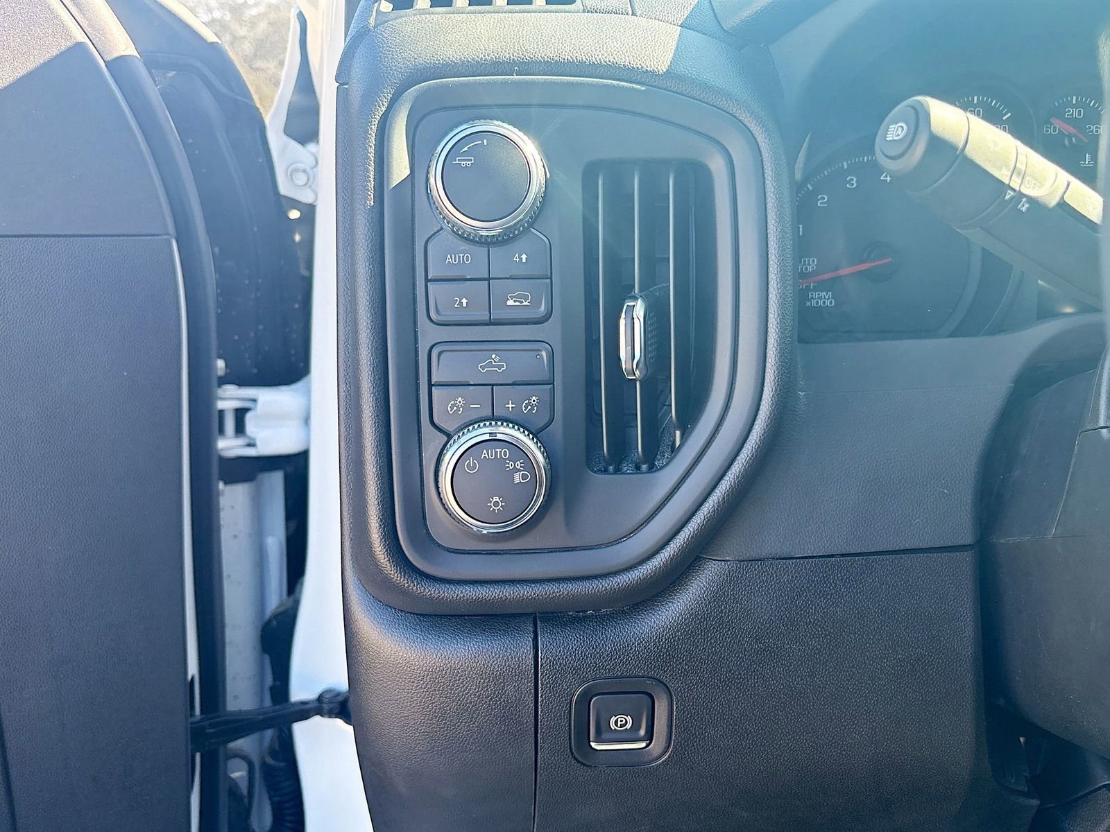 Used 2025 GMC Sierra 1500 Pro w/ Graphite Edition image 10