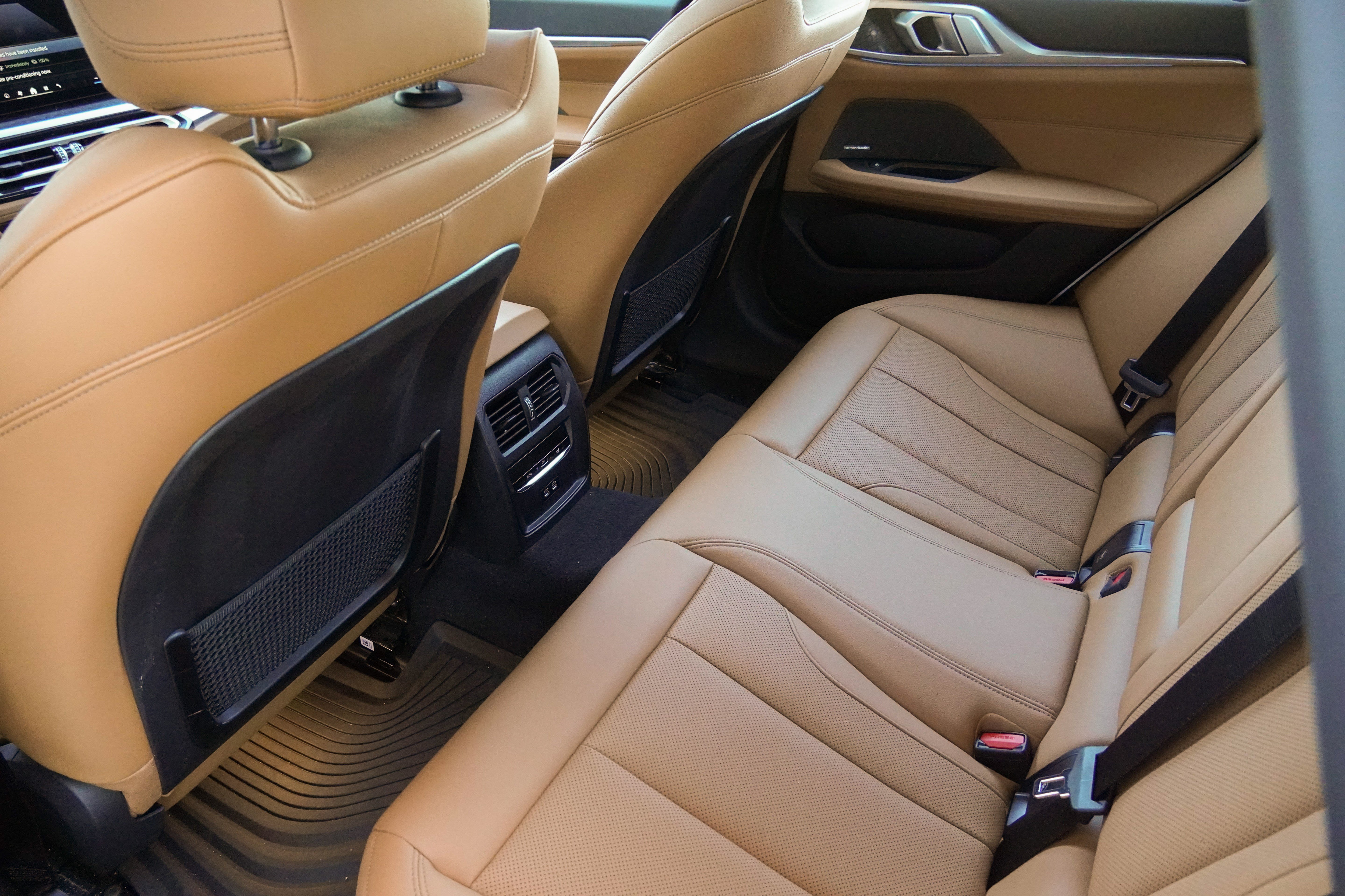 Certified 2024 BMW i4 eDrive40 w/ Premium Package RWD image 33