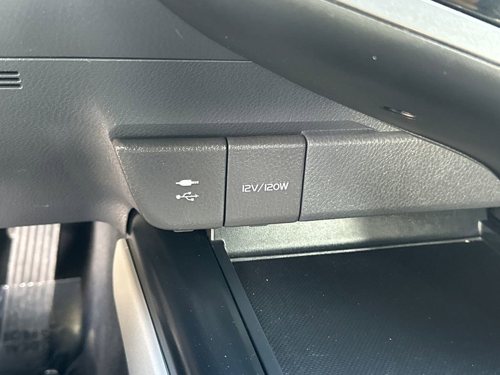 Used 2018 Toyota Camry SE w/ Moonroof Package FWD image 28
