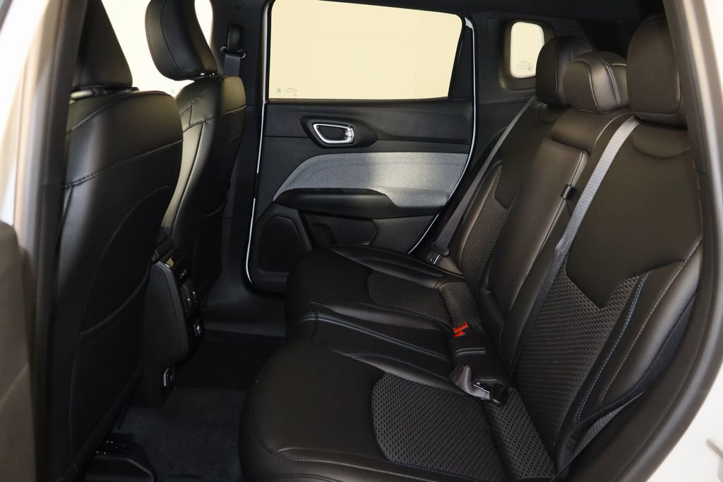 New 2024 Jeep Compass Latitude image 18