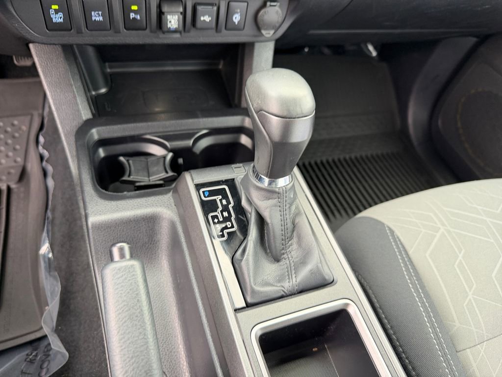 Used 2023 Toyota Tacoma TRD Off-Road w/ Advanced Technology Package AWD/4WD image 28