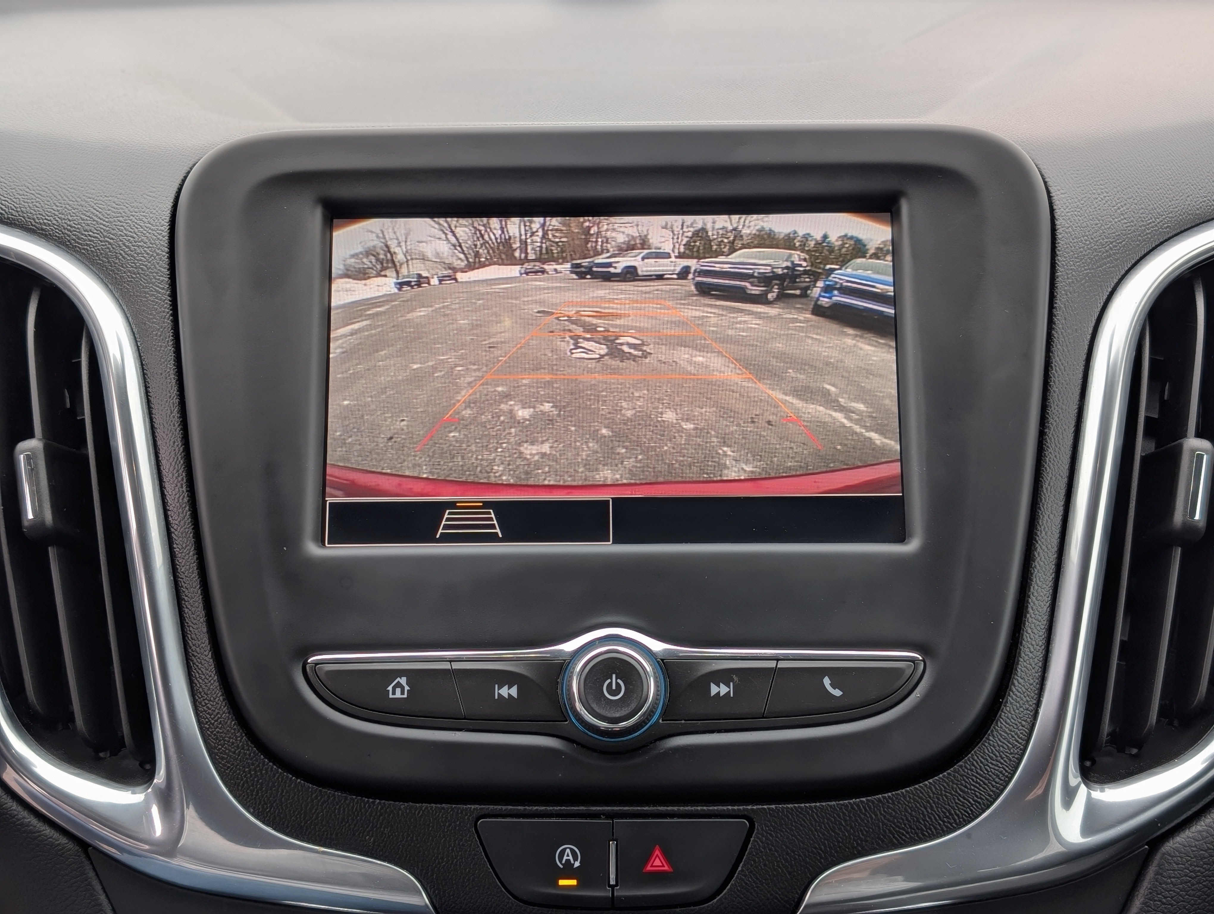 Used 2022 Chevrolet Equinox LT image 3