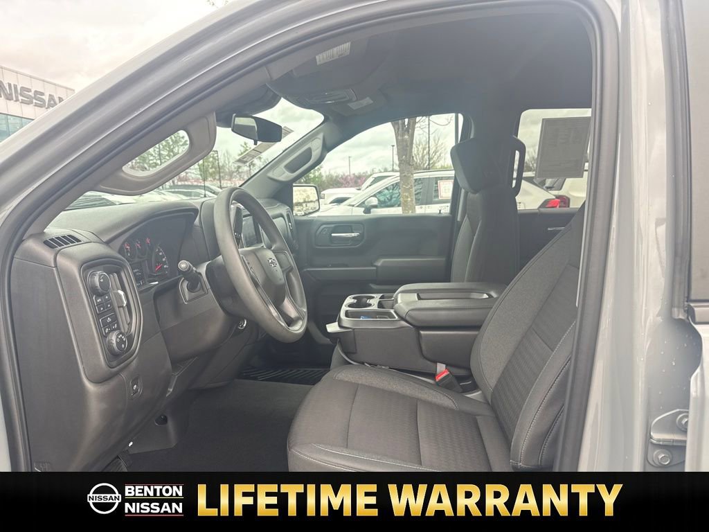 Used 2024 Chevrolet Silverado 1500 Custom Trail Boss w/ LPO, Dark Essentials Package image 11