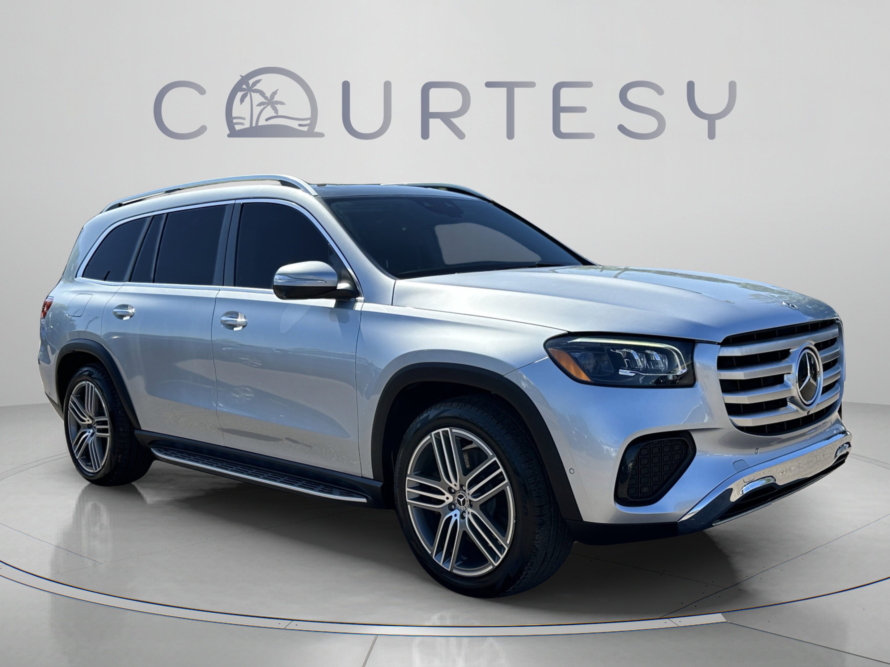 Used 2024 Mercedes-Benz GLS 450 4MATIC image 9