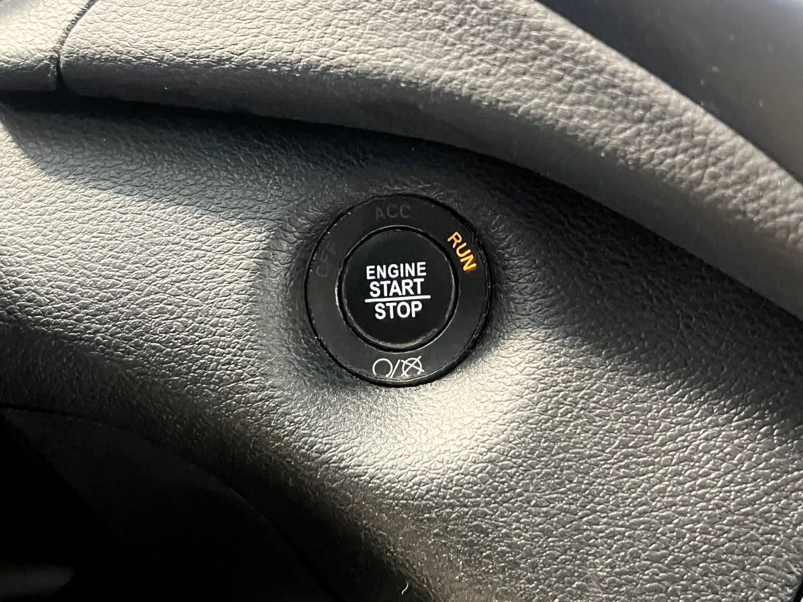 Used 2020 Jeep Cherokee Limited image 41