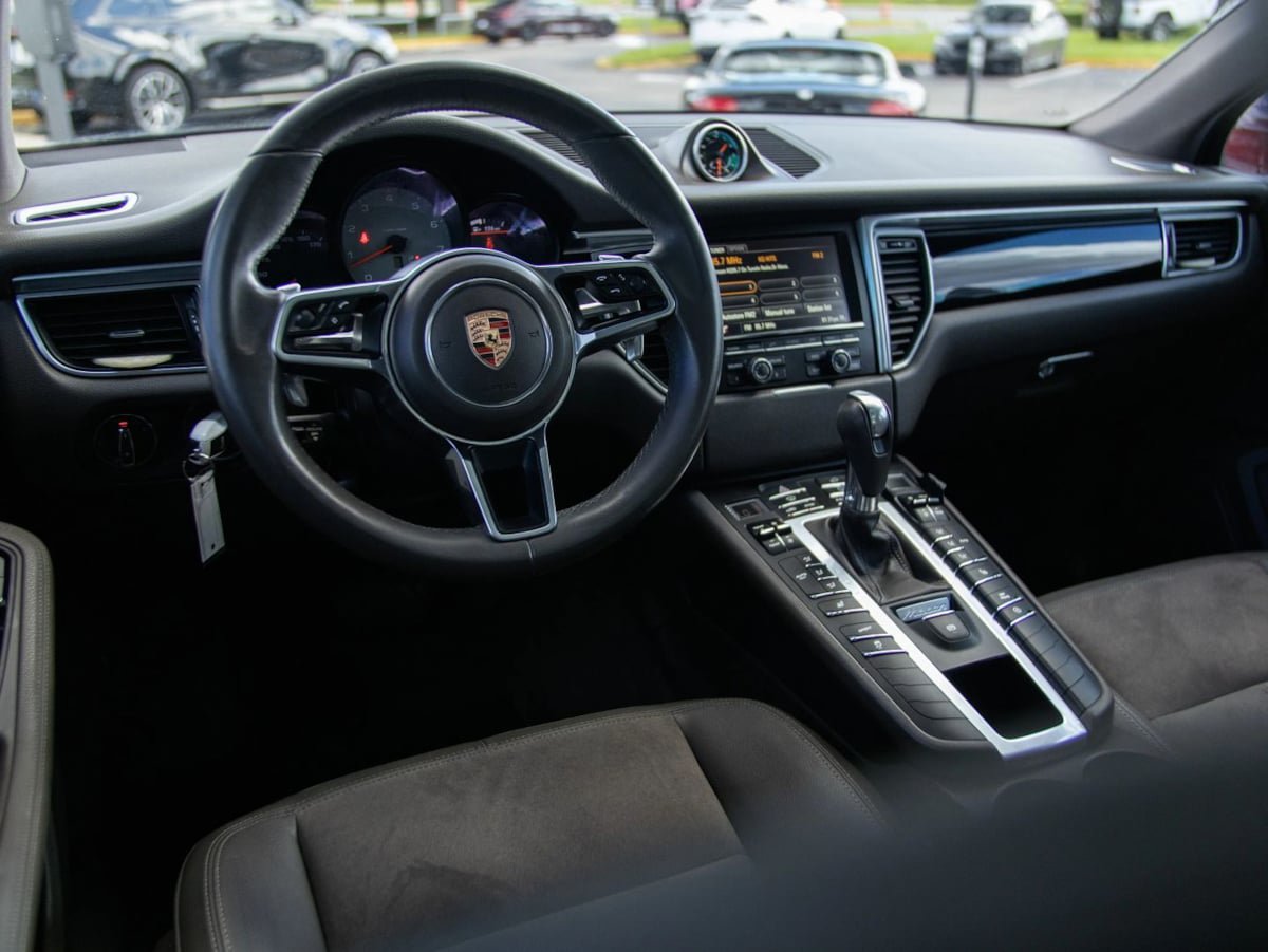 Used 2015 Porsche Macan S w/ Infotainment Package AWD/4WD image 17