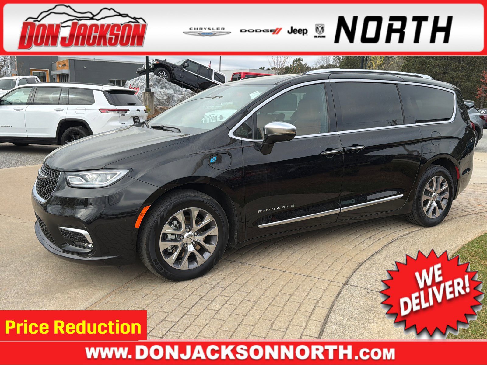 Used 2024 Chrysler Pacifica Pinnacle FWD image 1