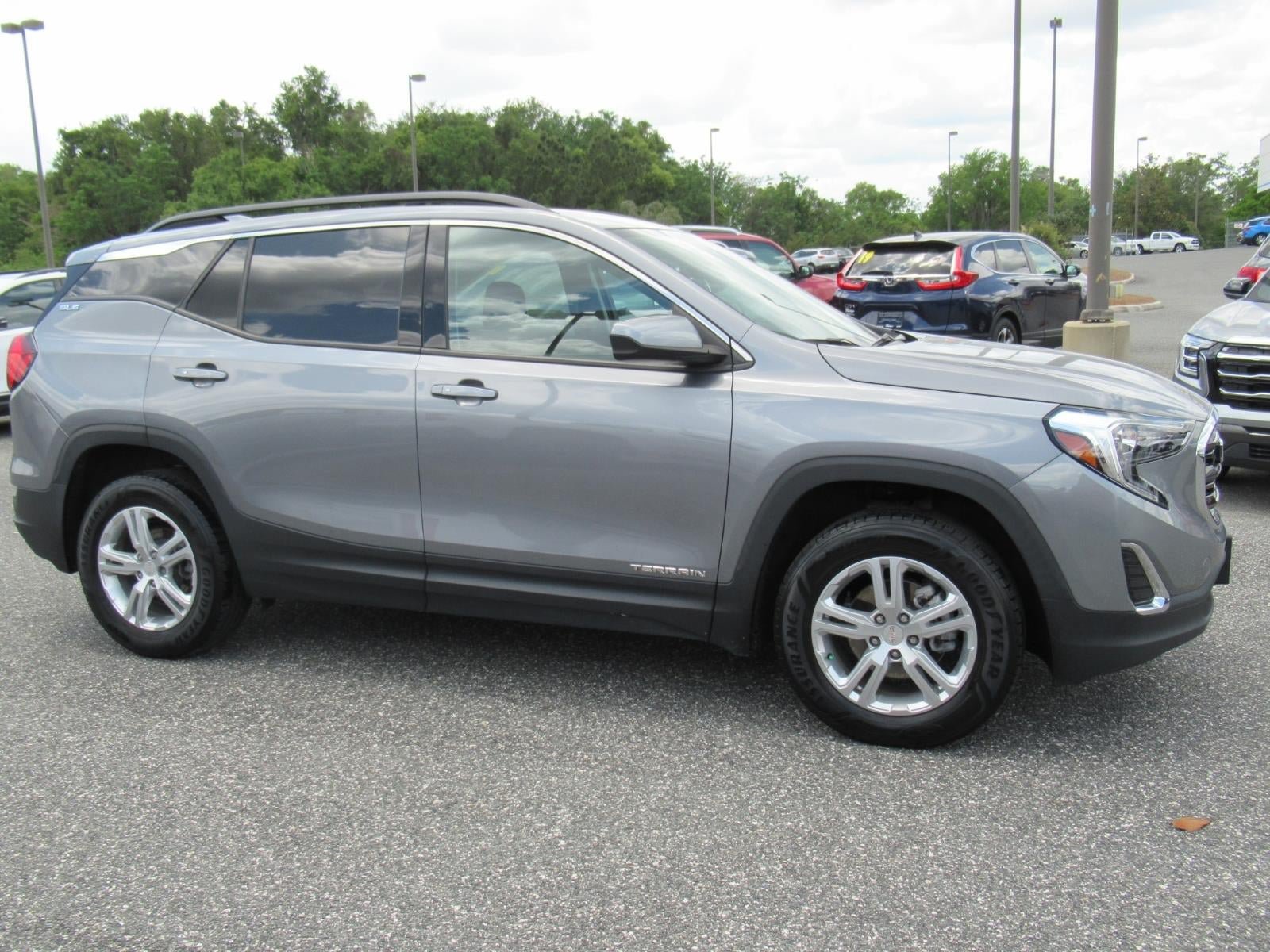 Used 2020 GMC Terrain SLE w/ Driver Convenience Package AWD/4WD image 2
