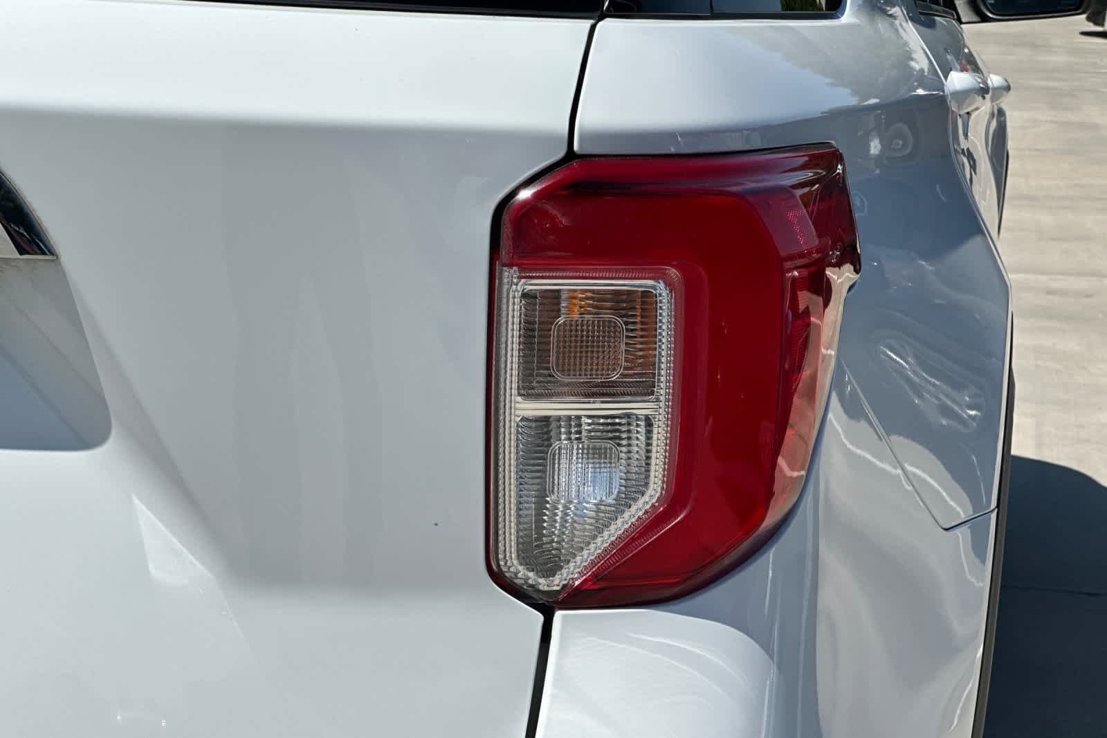 Used 2021 Ford Explorer XLT RWD image 30