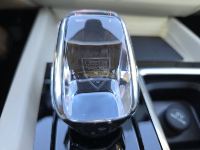 New 2026 Volvo XC60 T8 Ultra w/ Protection Package Premier image 34