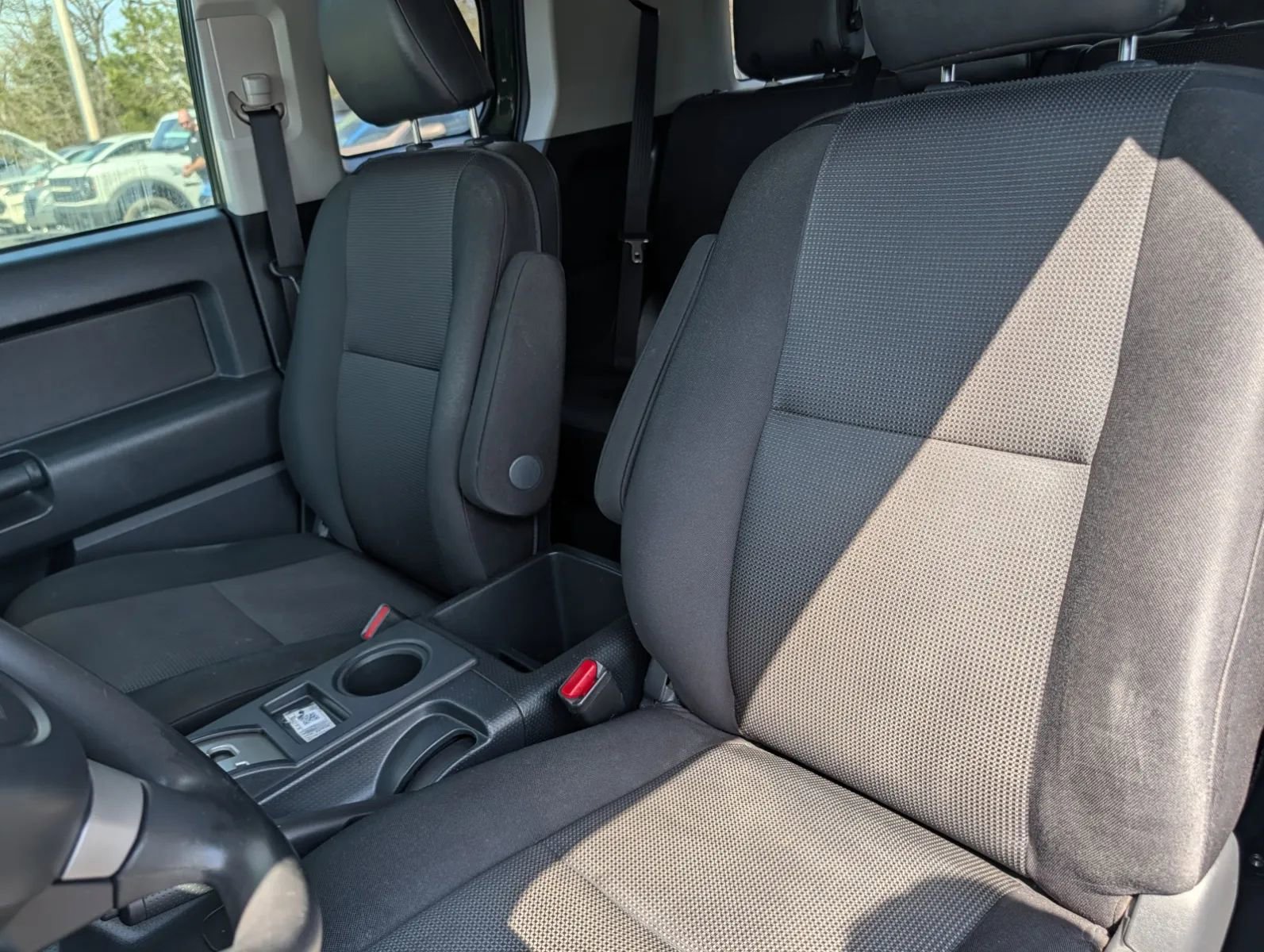 Used 2014 Toyota FJ Cruiser 2WD w/ Convenience Package image 8