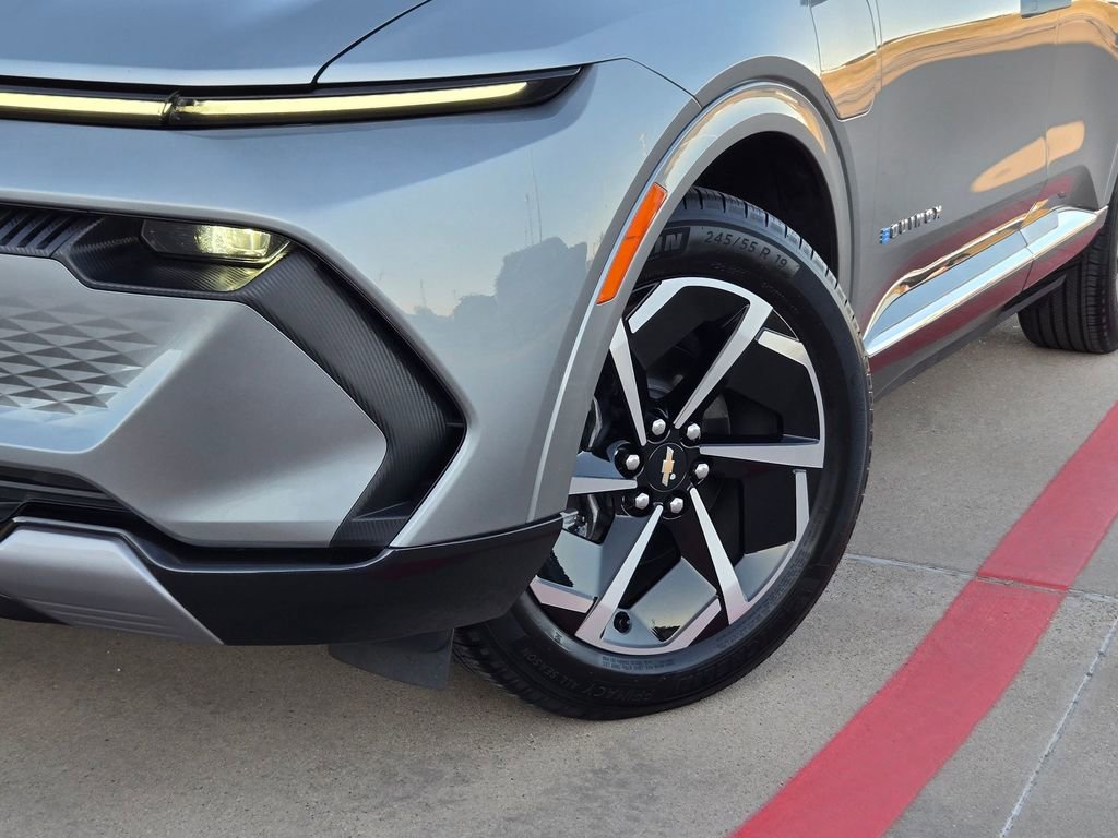 Used 2025 Chevrolet Equinox EV LT w/ Convenience Package image 7