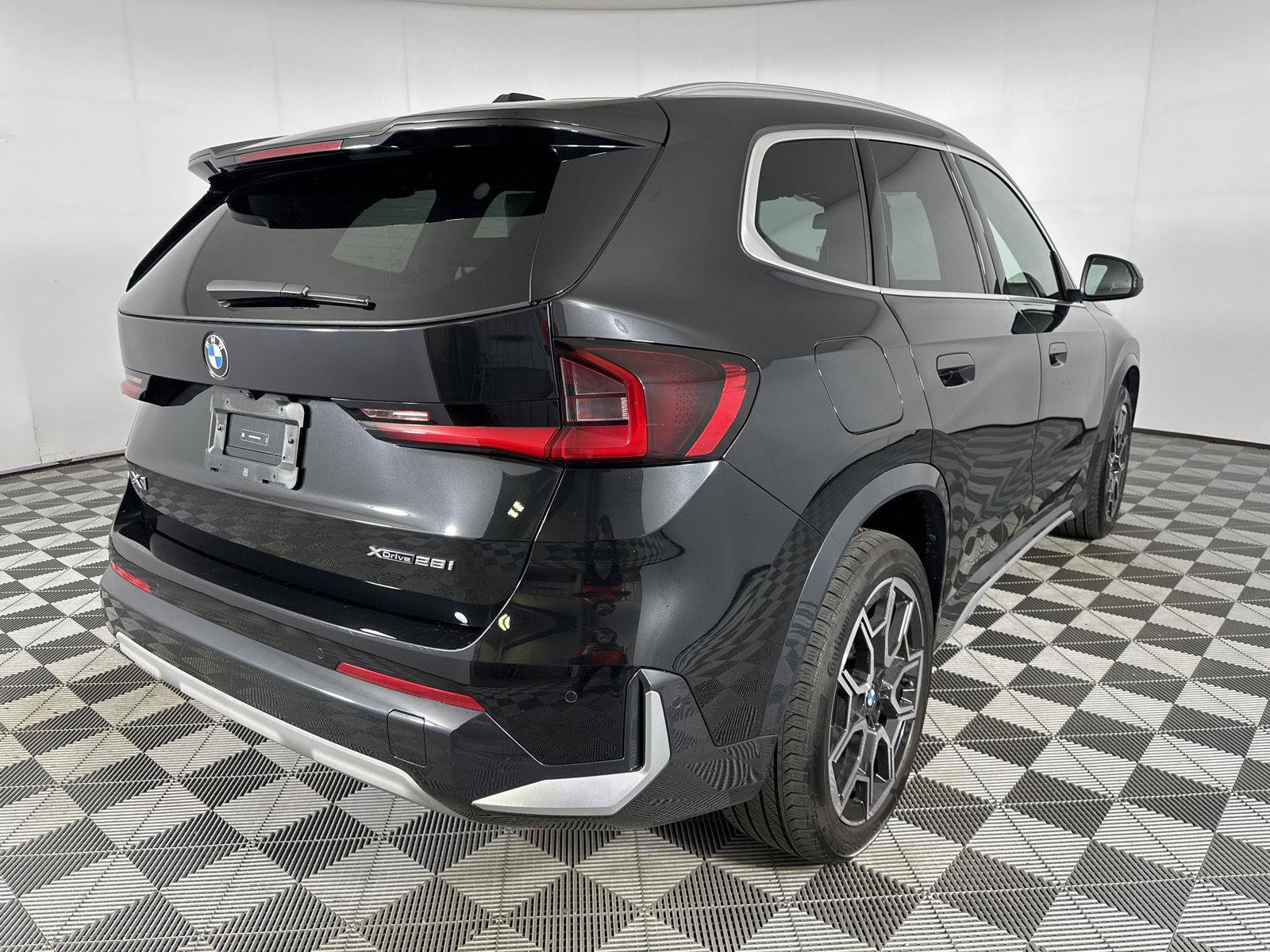 Used 2025 BMW X1 xDrive28i w/ Convenience Package AWD/4WD image 27