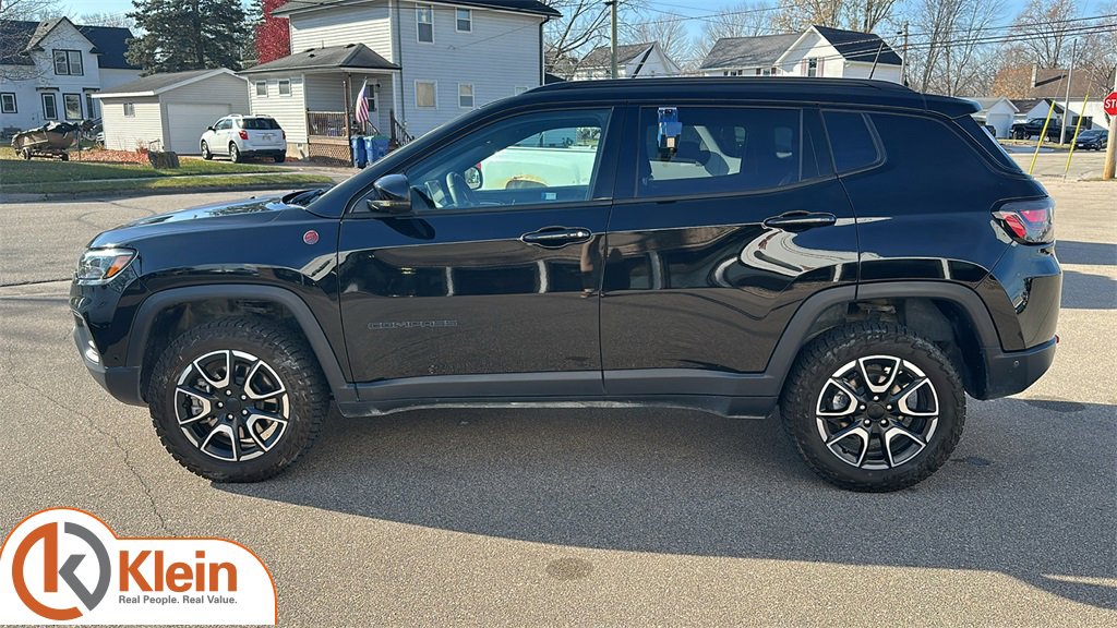 Used 2024 Jeep Compass Trailhawk w/ Trailhawk Elite Group image 4