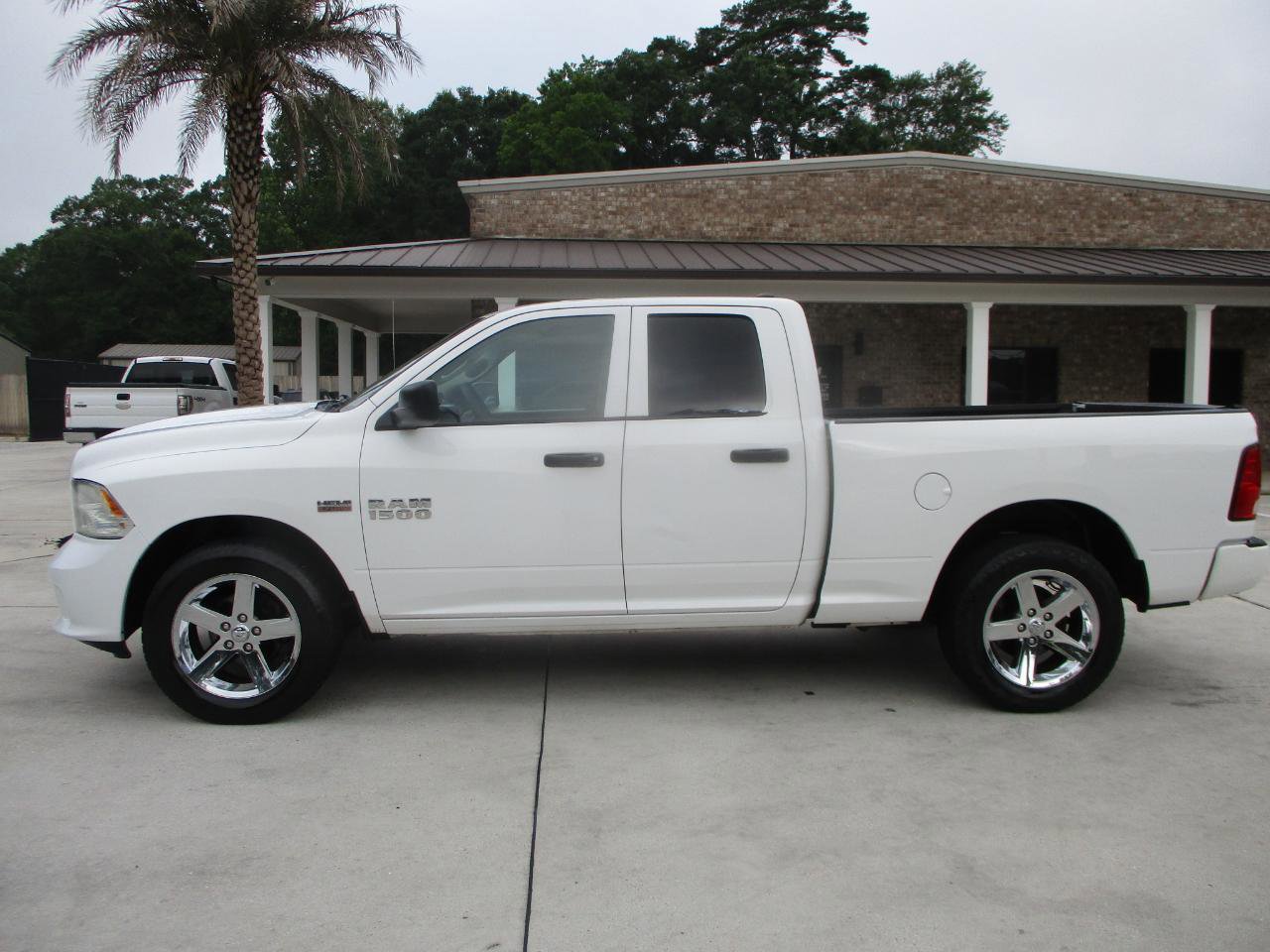 Used 2018 RAM 1500 Express RWD image 19