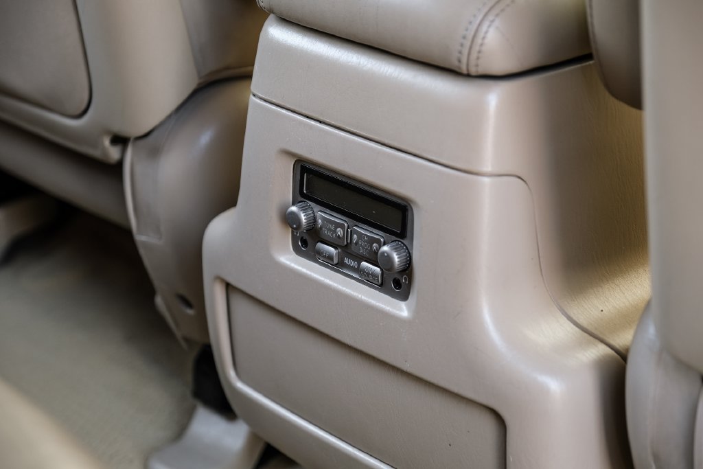 Used 2005 Lexus LX 470 4WD image 42