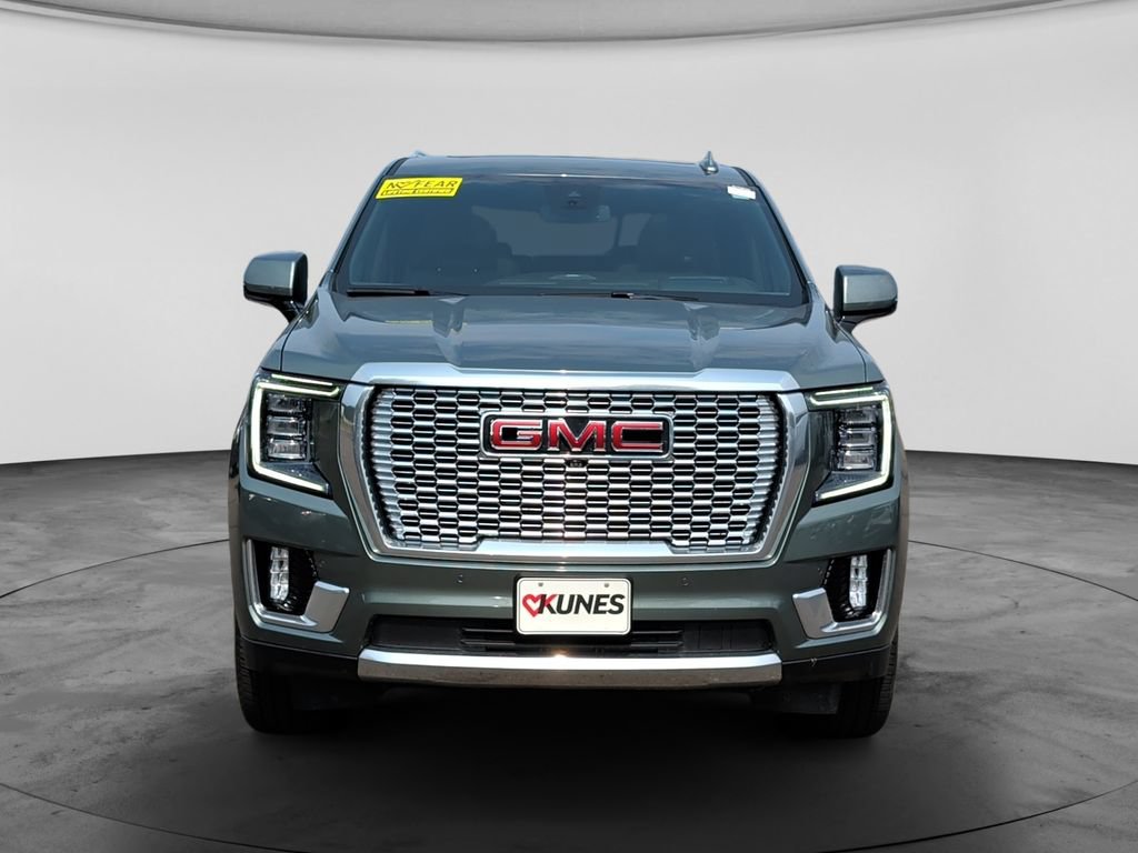 Used 2023 GMC Yukon XL Denali AWD/4WD image 2