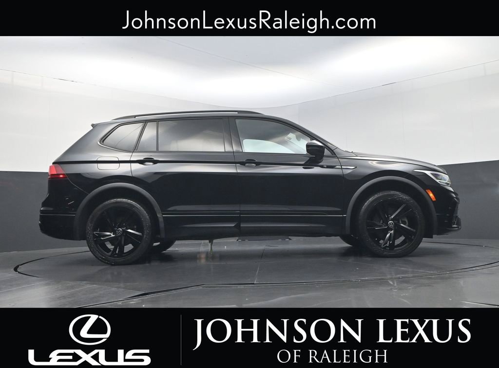Used 2024 Volkswagen Tiguan SE R-Line FWD image 16