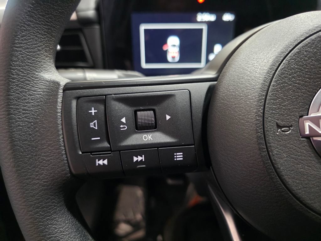 Used 2025 Nissan Kicks S AWD/4WD image 27