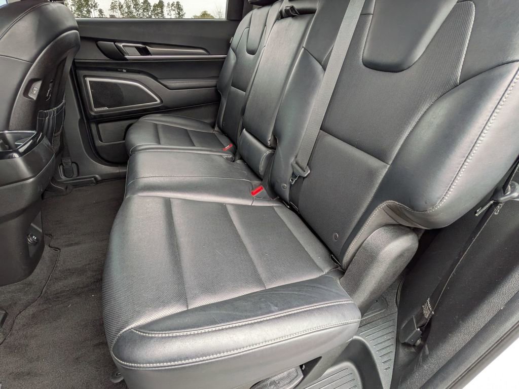 Used 2023 Kia Telluride LX image 31