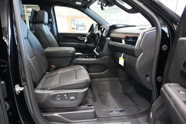 New 2026 GMC Yukon XL Denali w/ Denali Reserve Package AWD/4WD image 12