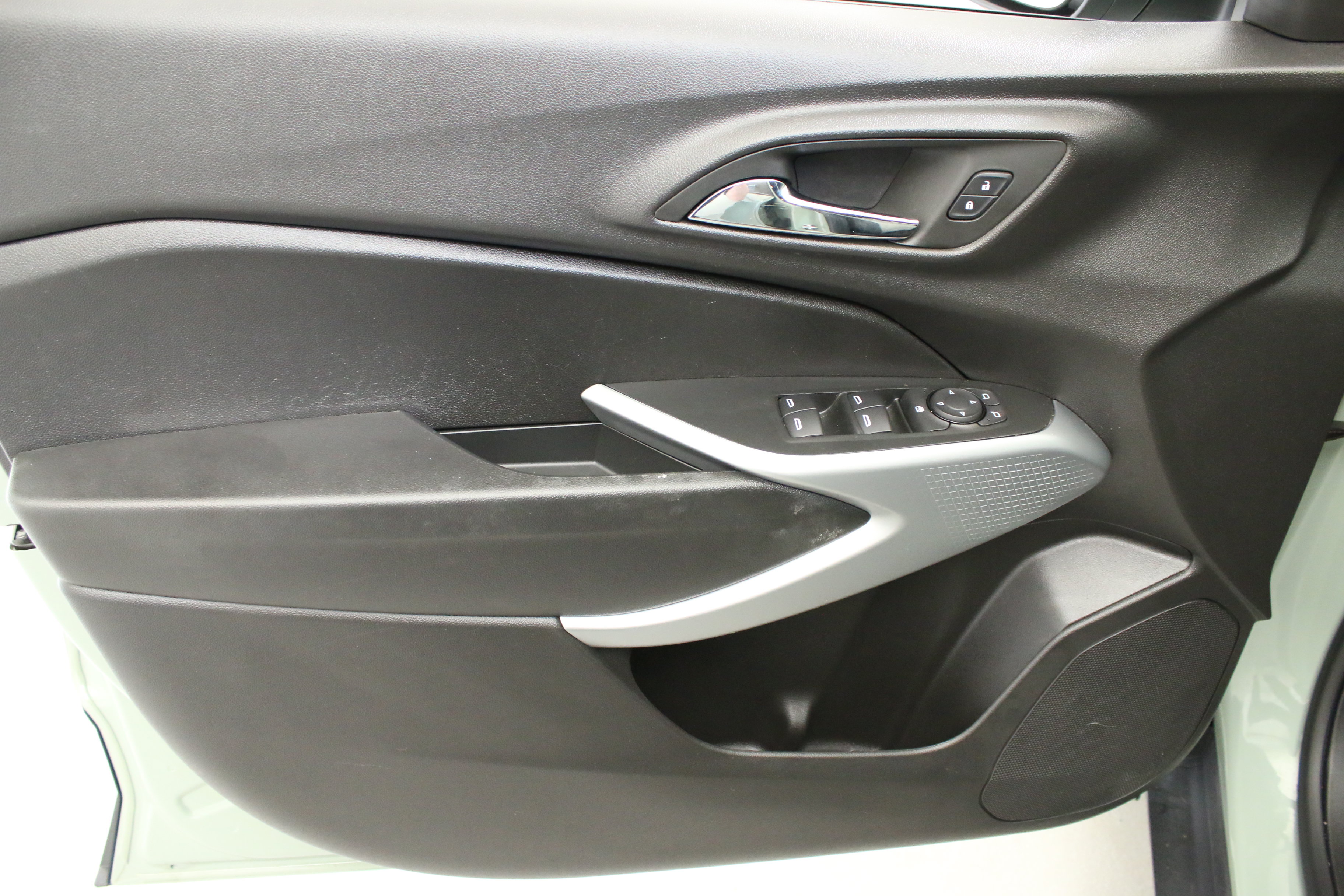 Certified 2024 Chevrolet Trax RS FWD image 13