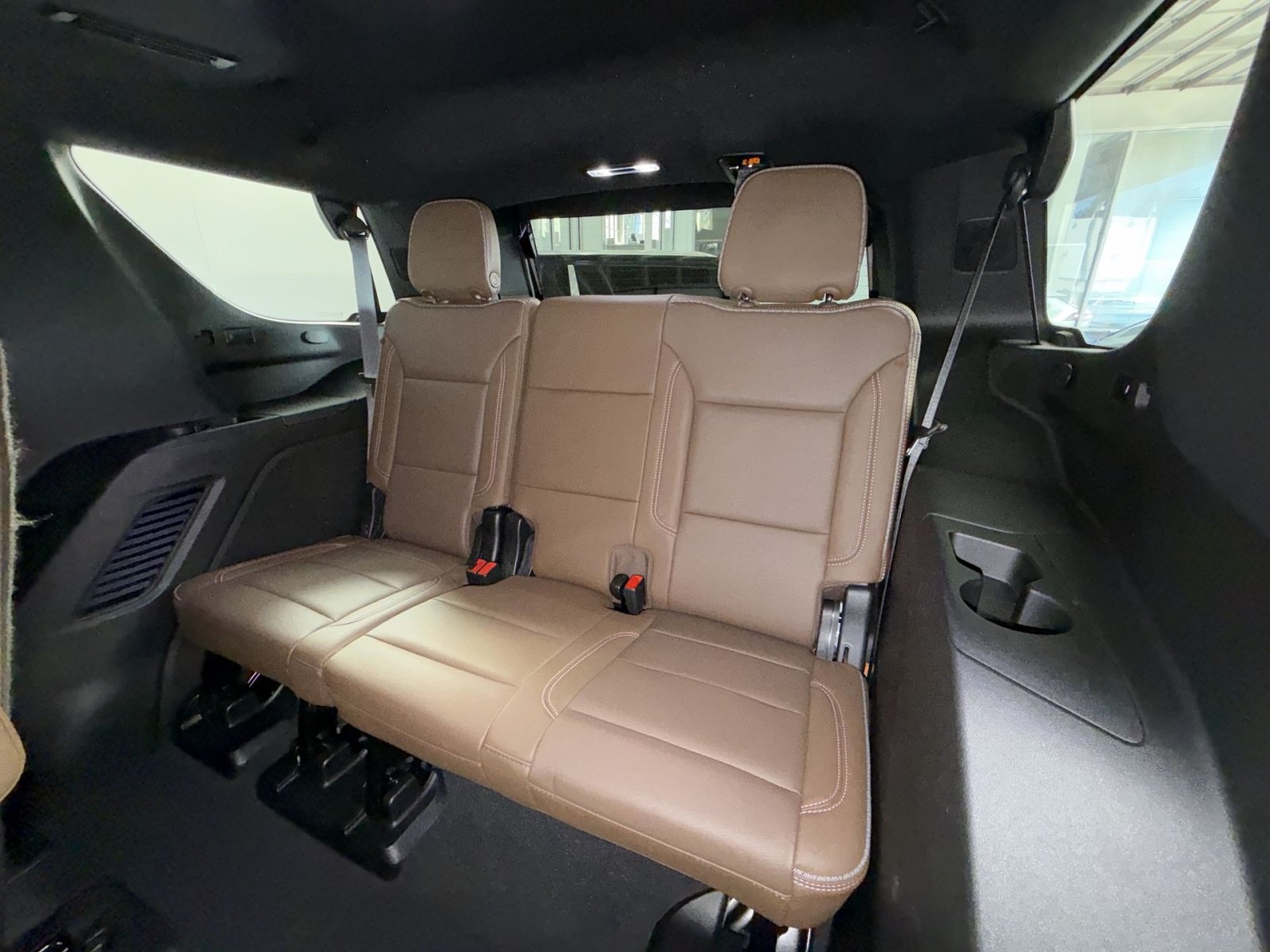 Used 2023 Chevrolet Tahoe High Country AWD/4WD image 26