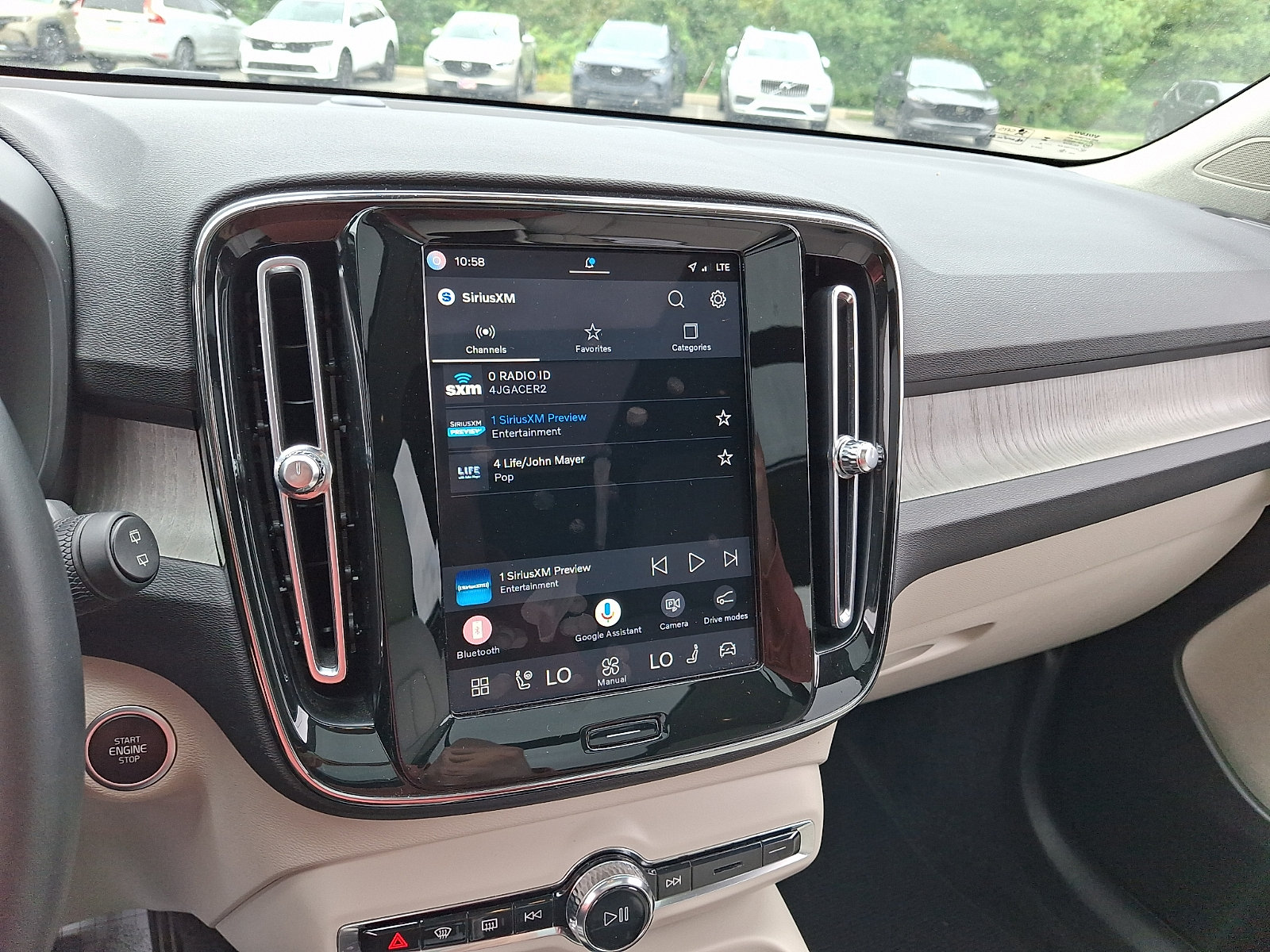 Certified 2023 Volvo XC40 B5 Plus w/ Climate Package AWD/4WD image 17