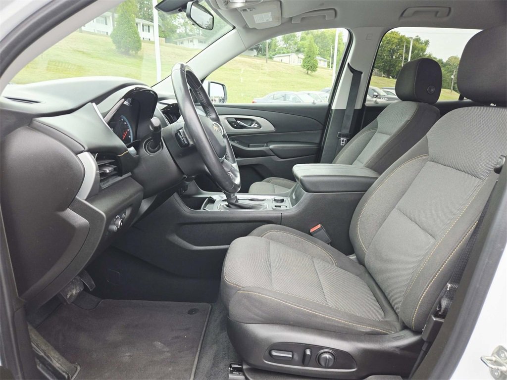 Used 2021 Chevrolet Traverse LT image 11