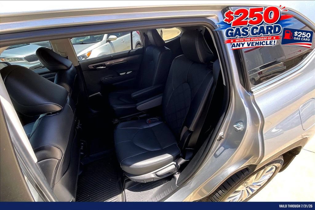 Used 2023 Toyota Highlander Platinum AWD/4WD image 26
