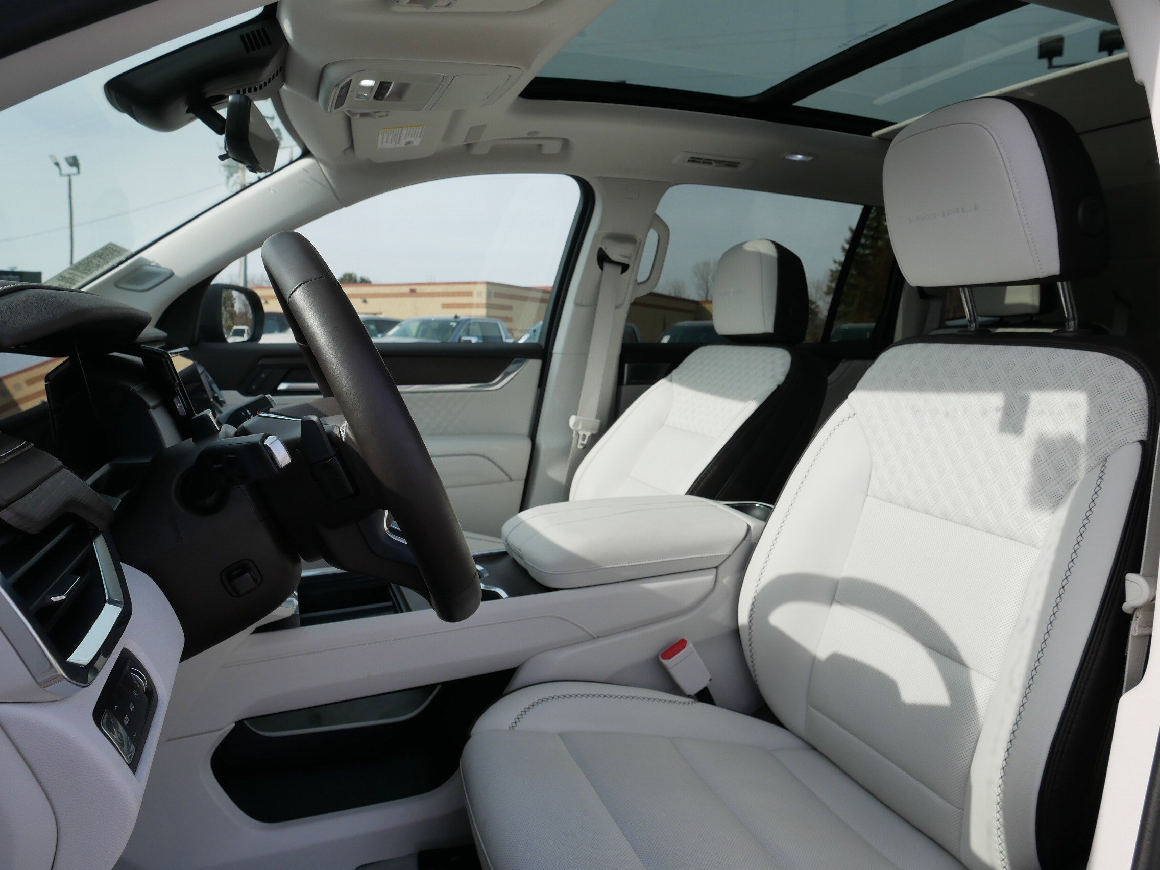 Certified 2025 GMC Acadia Denali w/ Super Cruise Package image 34