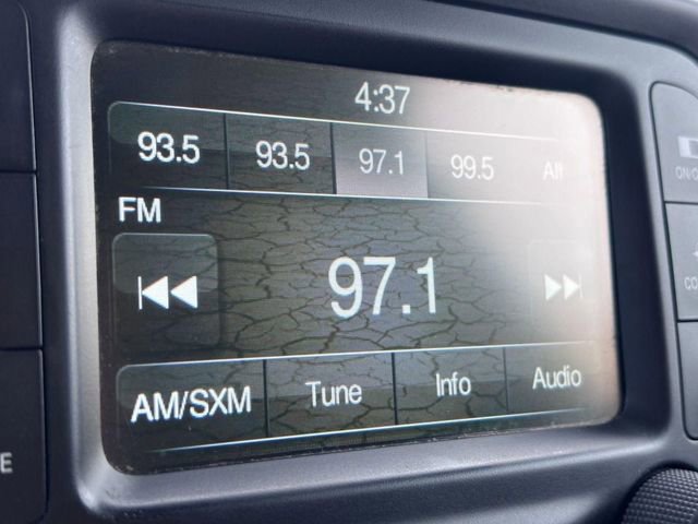 Used 2015 Jeep Renegade Limited image 20