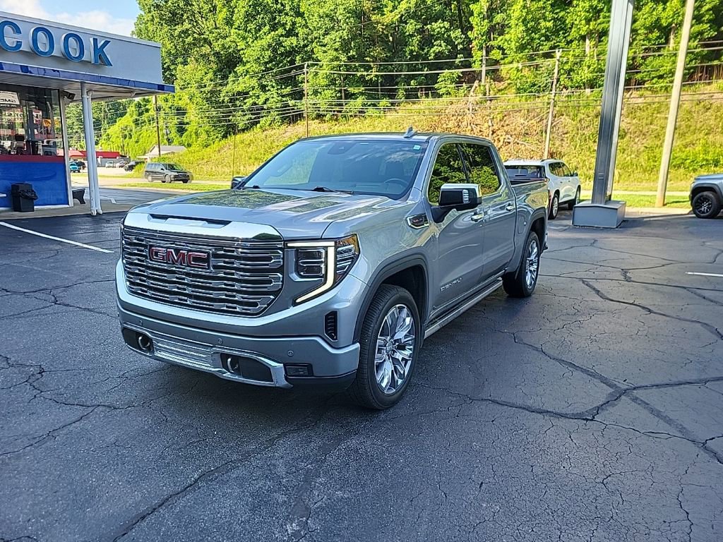 Used 2023 GMC Sierra 1500 Denali w/ Denali Reserve Package AWD/4WD image 2