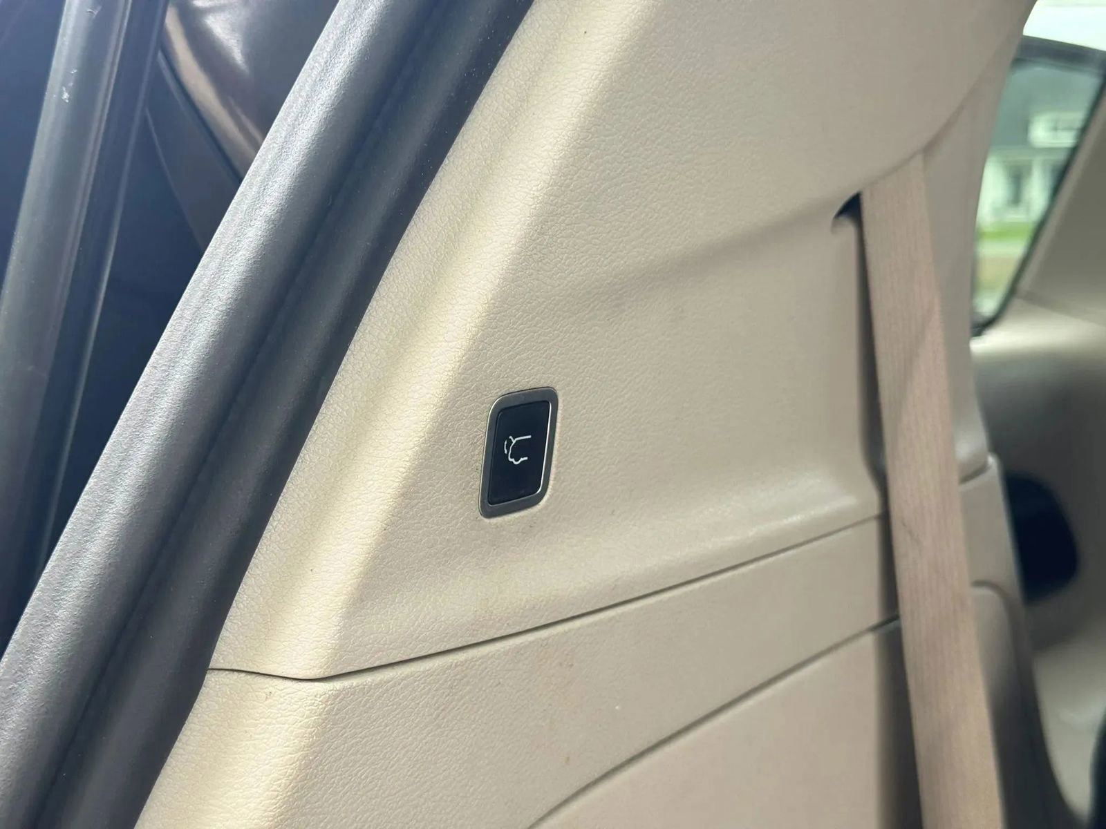 Used 2017 Chrysler Pacifica Touring-L FWD image 38