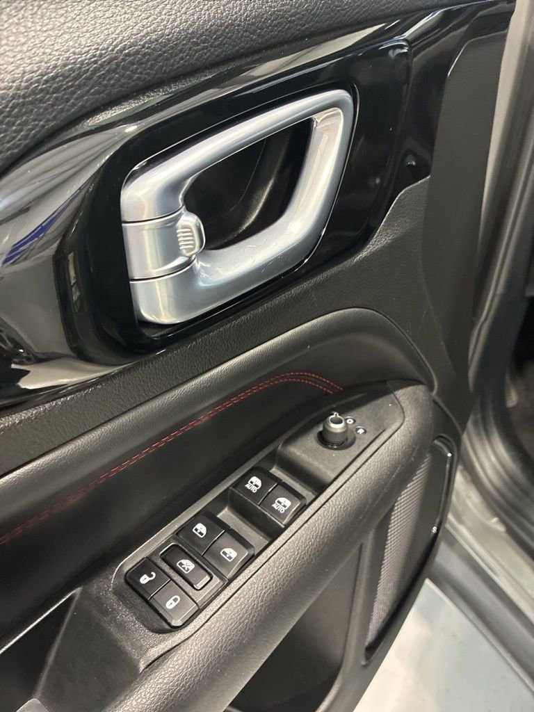 Used 2024 Jeep Compass Trailhawk AWD/4WD image 19