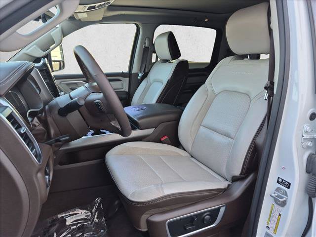 Used 2025 RAM 1500 Laramie AWD/4WD image 17